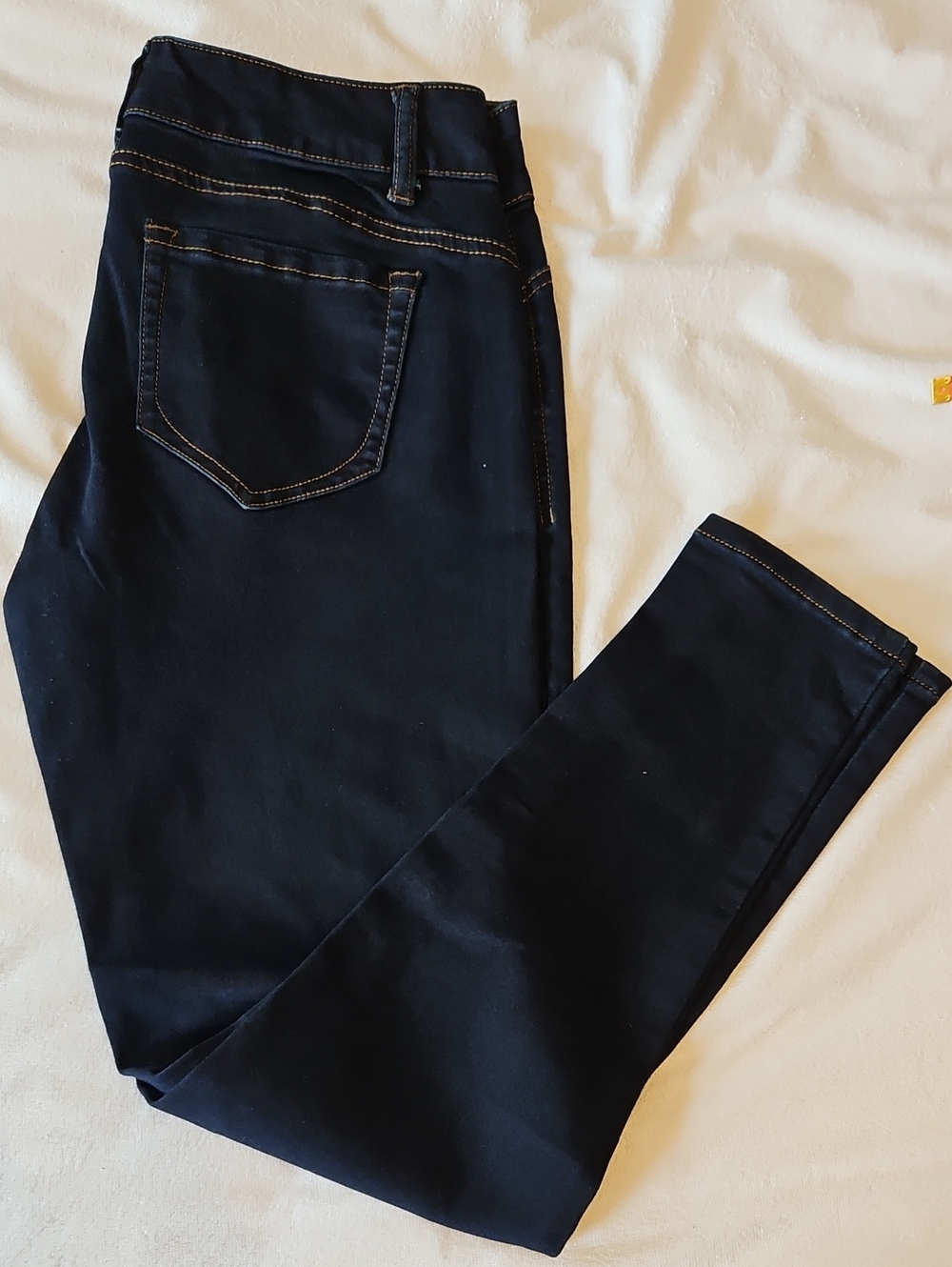 Women’s Dark Blue Skinny Jeans with Contrast Stitching